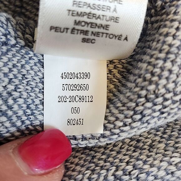 5/$55 Chico's cotton blend blue & white scroll floral top, size US 12 - Picture 9 of 9